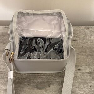 Scunci Light Gray Toiletries Travel Bag